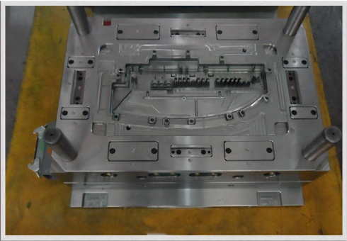 Mold cavity side